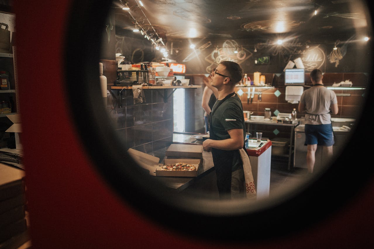 Jak utrzymać czystość w toalecie restauracyjnej i na zapleczu gastronomicznym?